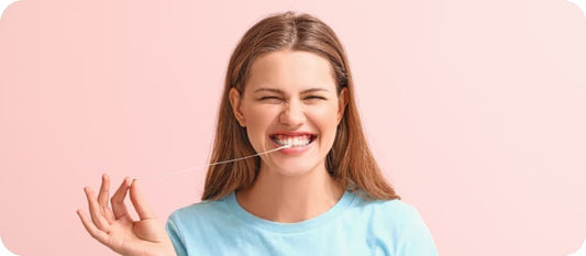 Le déchaussement des dents : causes, conséquences et prévention Le déchaussement des dents est une affection fréquente mais souvent négligée, qui peut avoir de graves répercussions sur la santé bucco-dentaire.