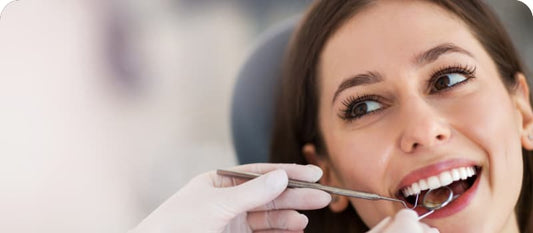 Enlever la Plaque et le Tartre Dentaire : Guide Complet pour un Sourire Sain