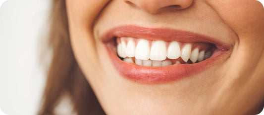 Eau Oxygénée pour les Dents : Nos Conseils pour un Sourire Éclatant